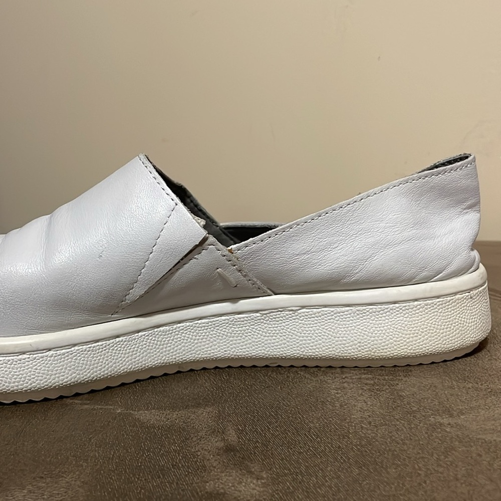 Eileen Fisher white leather slip on sneaker. Size 7. - Picture 5 of 6
